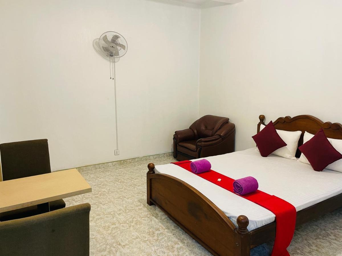 Ivana Homestay Kandy Exterior foto