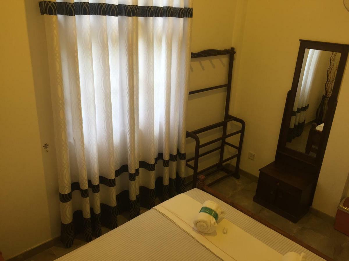 Ivana Homestay Kandy Exterior foto
